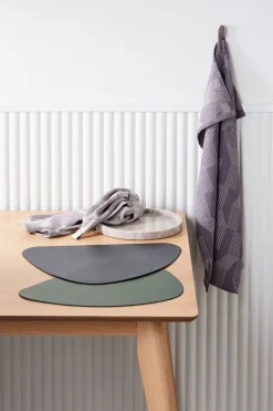 Dækkeserviet ARTISKOKK 33x44 sort/grøn