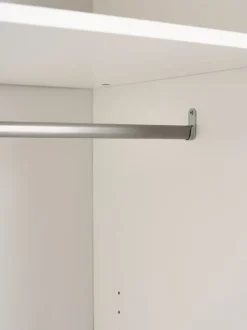 Garderobeskab ODDER 179x201 3 skydedøre m/spejl hvid