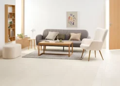 Lænestol HUNDESTED råhvid teddy/egefarve