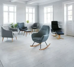 Lænestol m/fodskammel HUNDSLUND sort kunstlæder