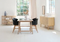 Skænk SNESLEV 2 hylder egefarve