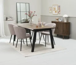 SKOVLUNDE L200 bord mørk eg + 4 RISSKOV stole lysegrå