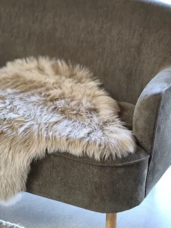 Sofa BREDAL 2,5-pers. olivengrønt stof/egefarve