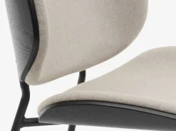 Spisebordsstol TESTRUP lys sand/sort