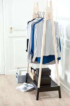 Tøjstativ JENNET m/skohylde natur/sort