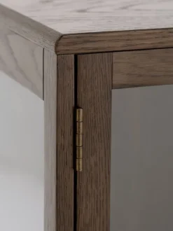 Vitrine VESTERBY høj 2 låger mørk eg