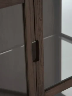 Vitrine VESTERBY lav 2 låger mørk eg